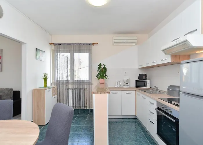 Apartments Milka 2074