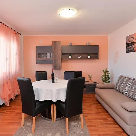 Apartments Milka 2074 Porec Exterior photo