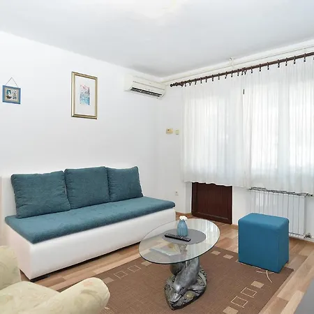 Apartments Milka 2074 Porec Exterior photo