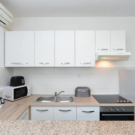 Apartments Milka 2074 Porec Exterior photo