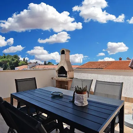 Apartments Milka 2074 Porec Exterior photo