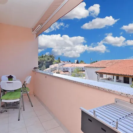 Apartments Milka 2074 Porec Exterior photo