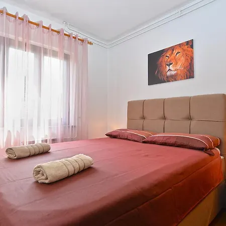Apartments Milka 2074 Porec Exterior photo