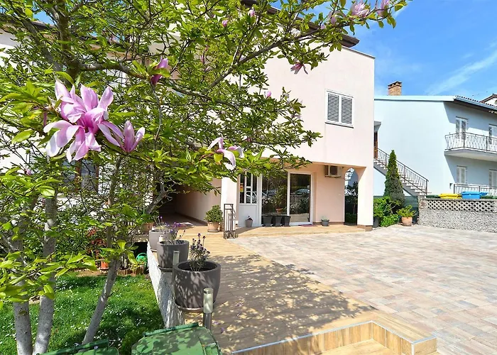 Apartments Milka 2074