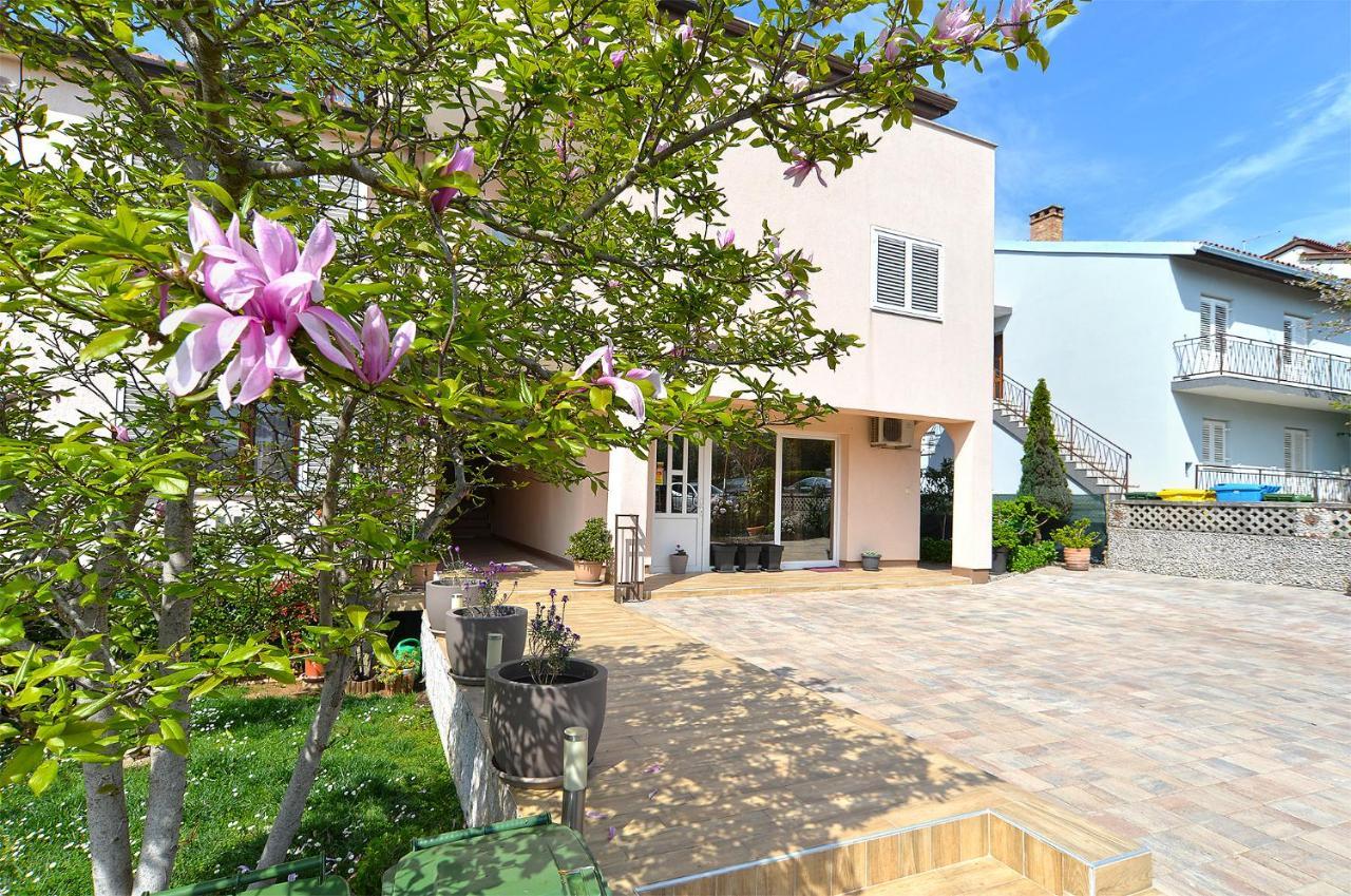 Milka 2074 Apartment Porec