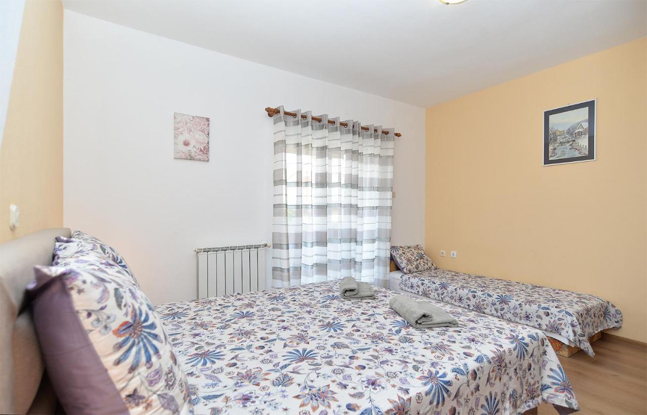 Milka 2074 Porec