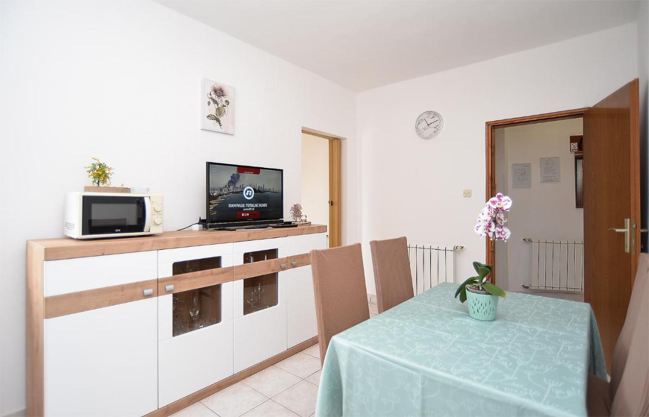 Milka 2074 Apartment Porec