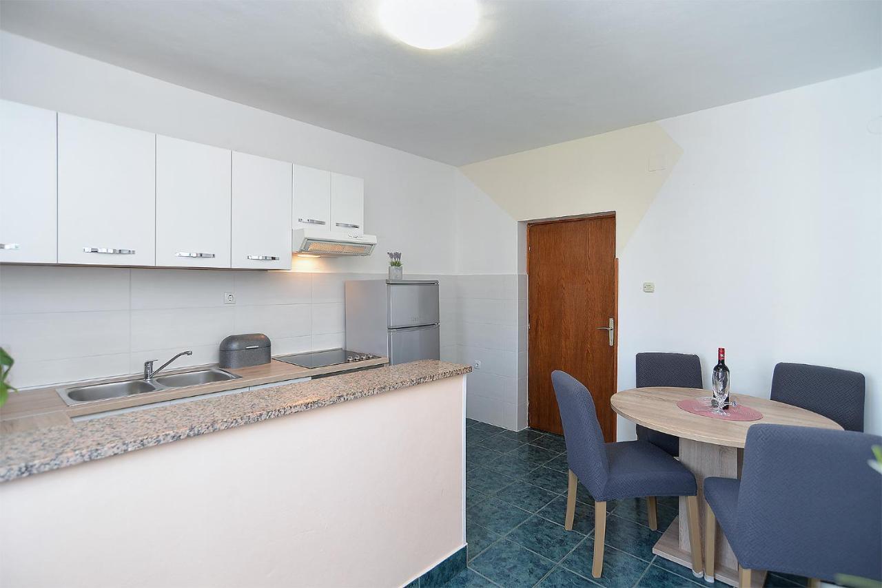 Apartment Milka 2074 Porec