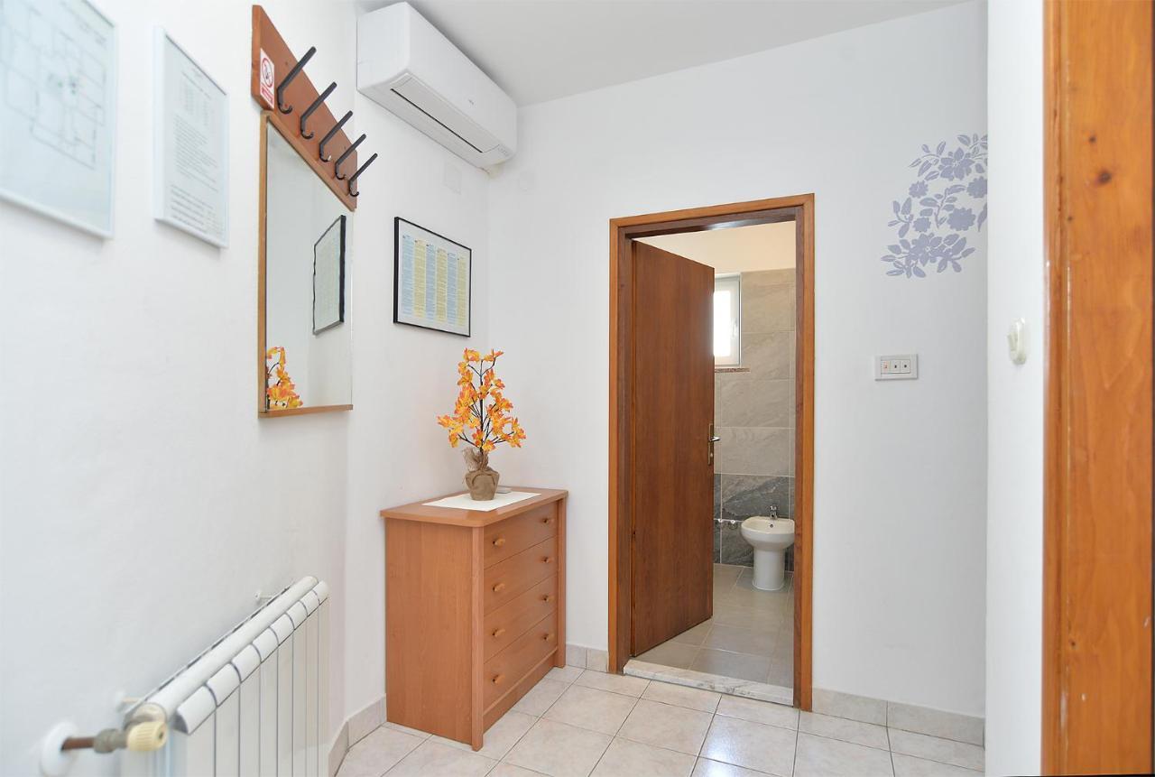 Milka 2074 Apartment Porec