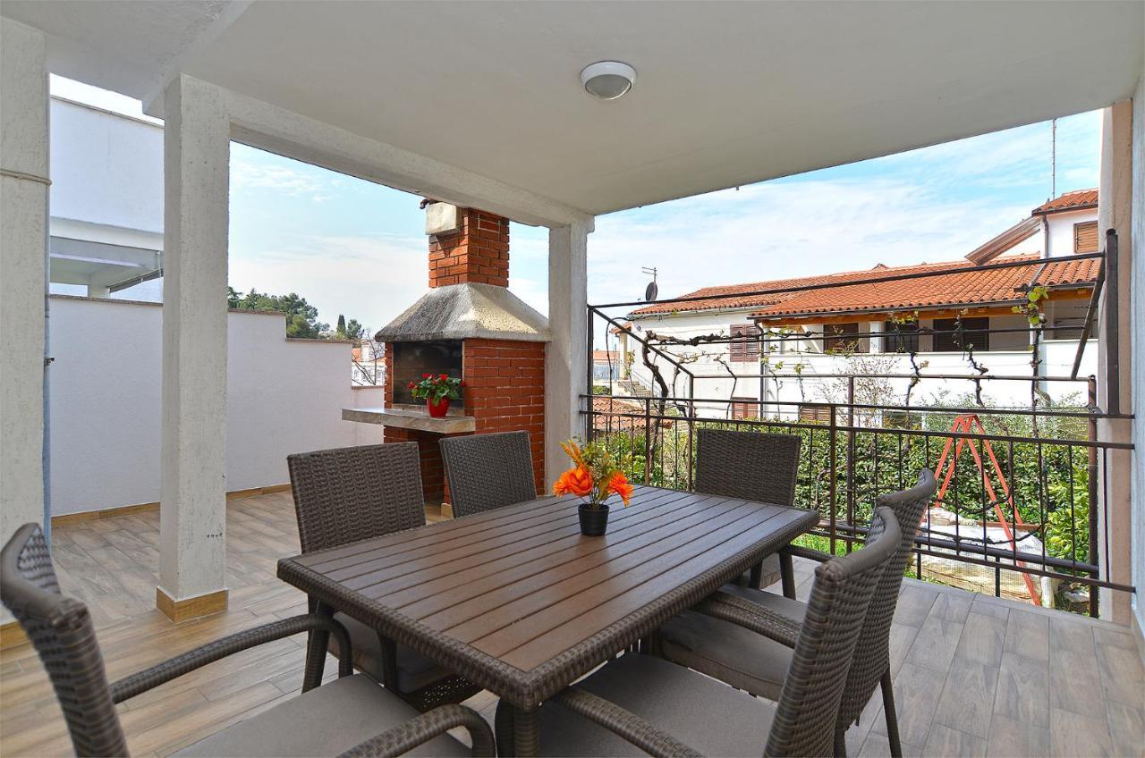 Milka 2074 Apartment Porec