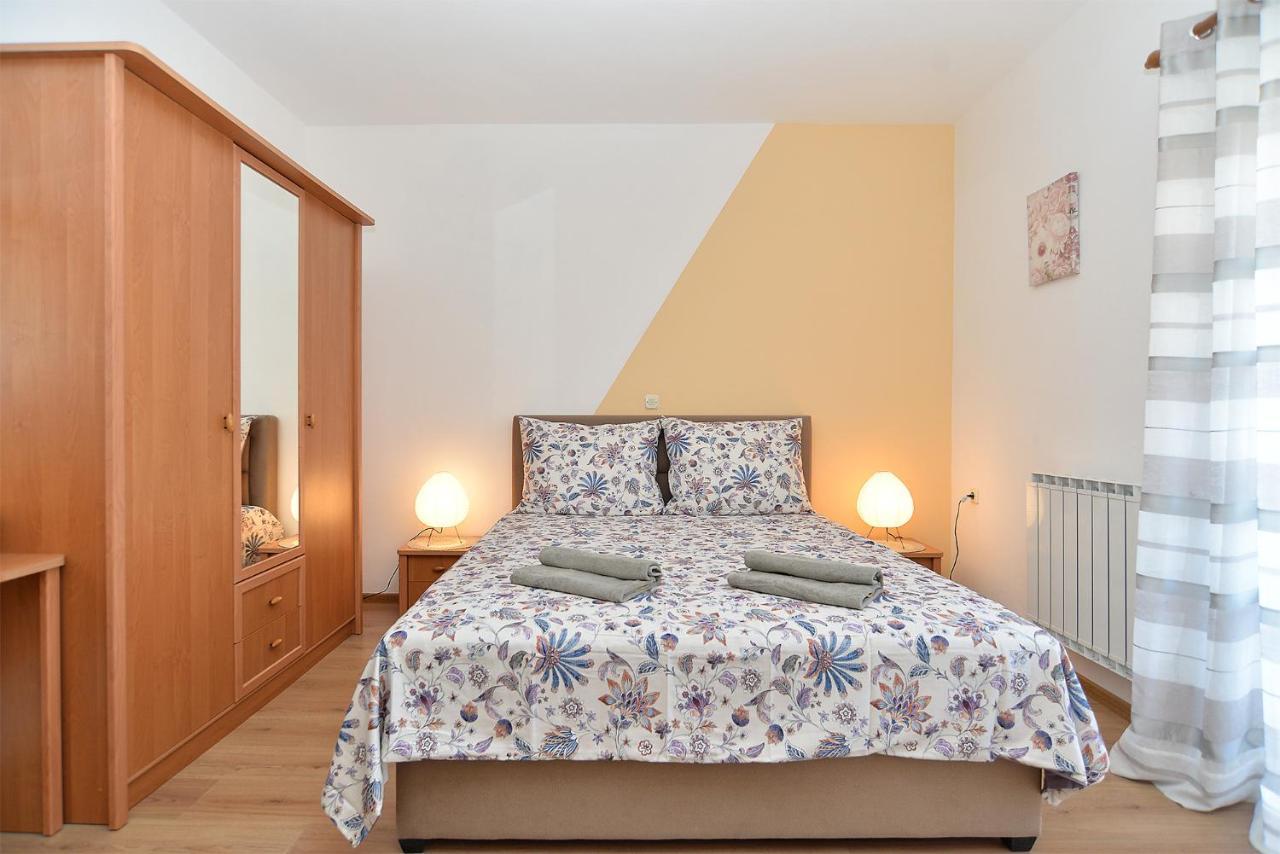 Milka 2074 * Porec